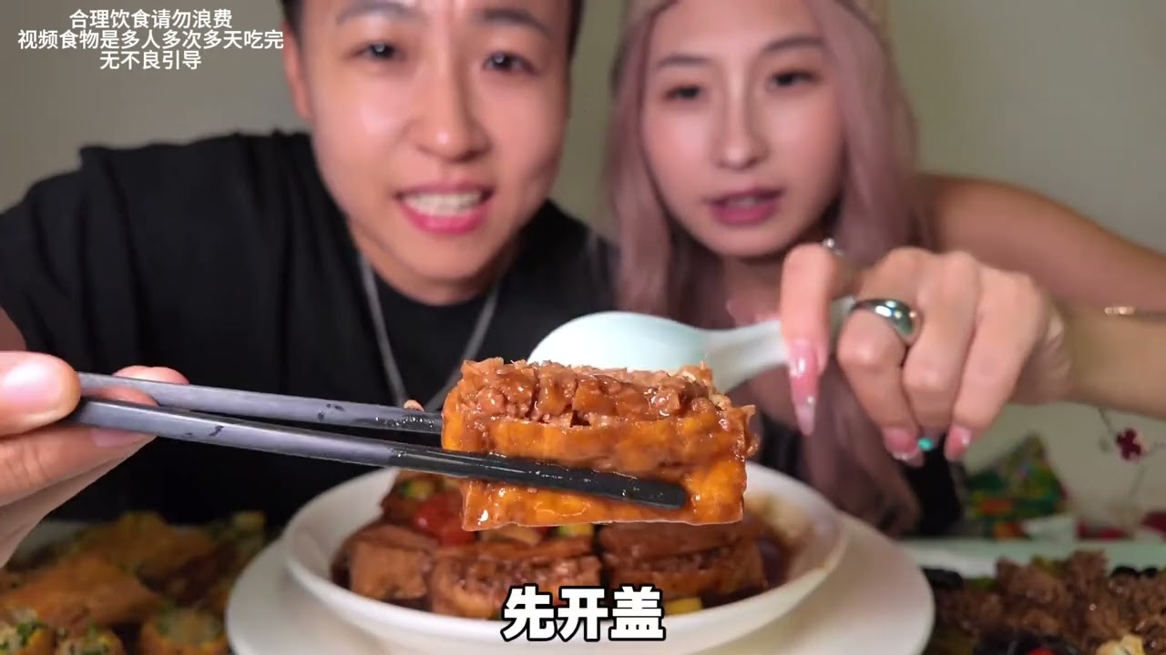 山东淄博美食攻略！极限24小时逛吃15顿！ 帮你避开网红店，和淄博本地人抢饭吃的美食速通攻略！都是是小众且宝藏的老店！抓紧抄作业吧！#淄博 #淄博美食 #淄博美食攻略 #淄博烧烤 #饭搭子稳仔
