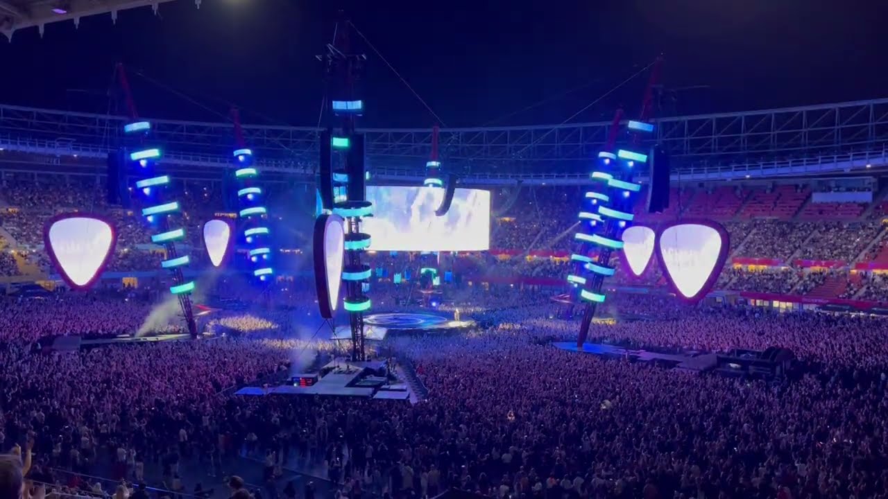 Ed Sheeran - Collide, Peru & Beautiful People | Mathematics Tour | Vienna 2nd September 2022