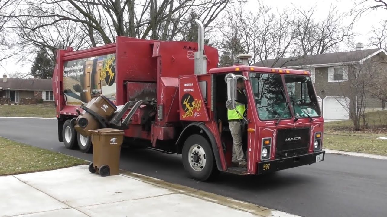 ROARING Roy Strom Mack LE McNeilus M/A Garbage Truck