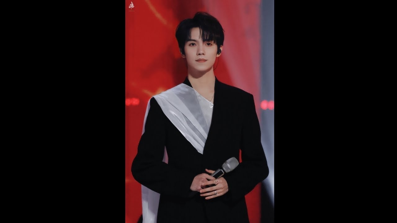 Luo Yizhou Hunan TV New Year Stage 《We Have A Name - China》 Focus Cam - 罗一舟湖南卫视跨年晚会《我们拥有一个名字叫中国》直拍