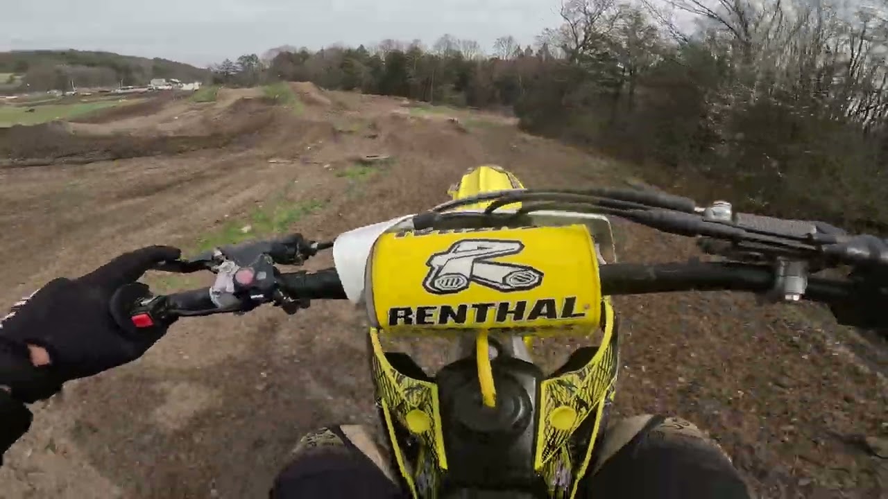 Ashtyn Thomas practicing at the Flying Dutchman on his 2024 Suzuki RMZ250.