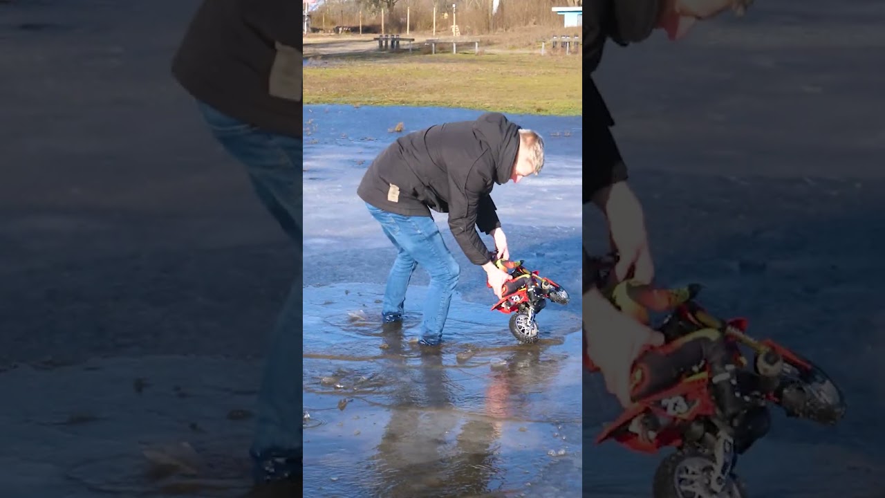Sven zakt door het ijs heen