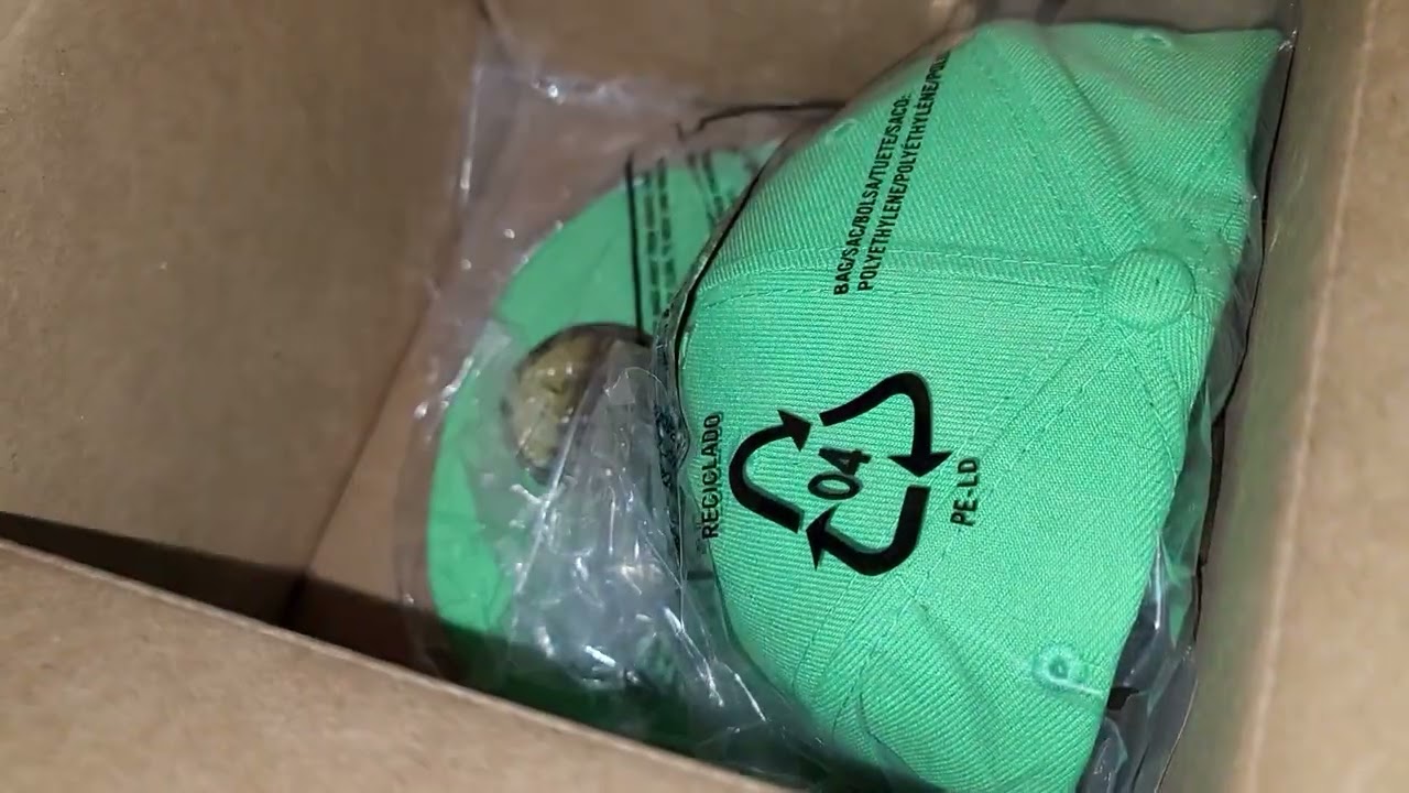 New Era snakeskin NY and the shirt 👕