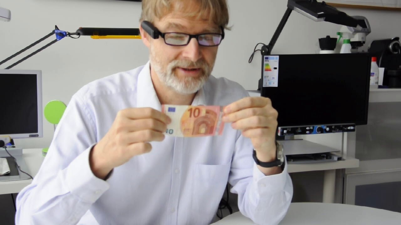 ORCAM MYEYE Lecture livre magazine notice multilingue