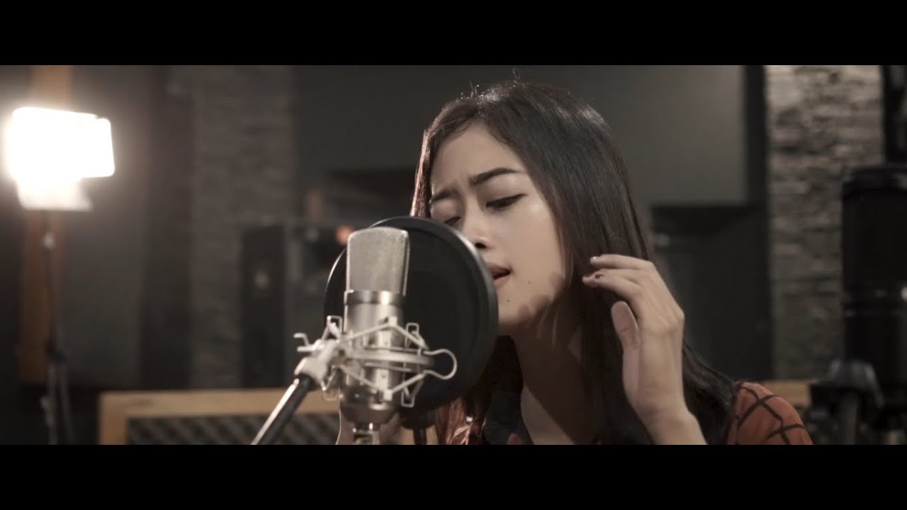 SENIN MAGER #1 - Perbandingan 12 Microphone Condenser