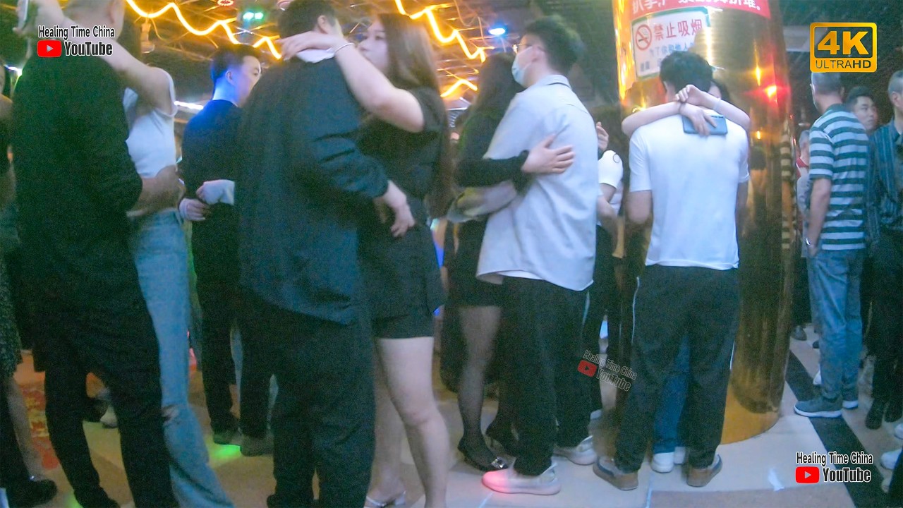 January 28, 2026: Dancing with beautiful women – the happy life of Chongqing residents.