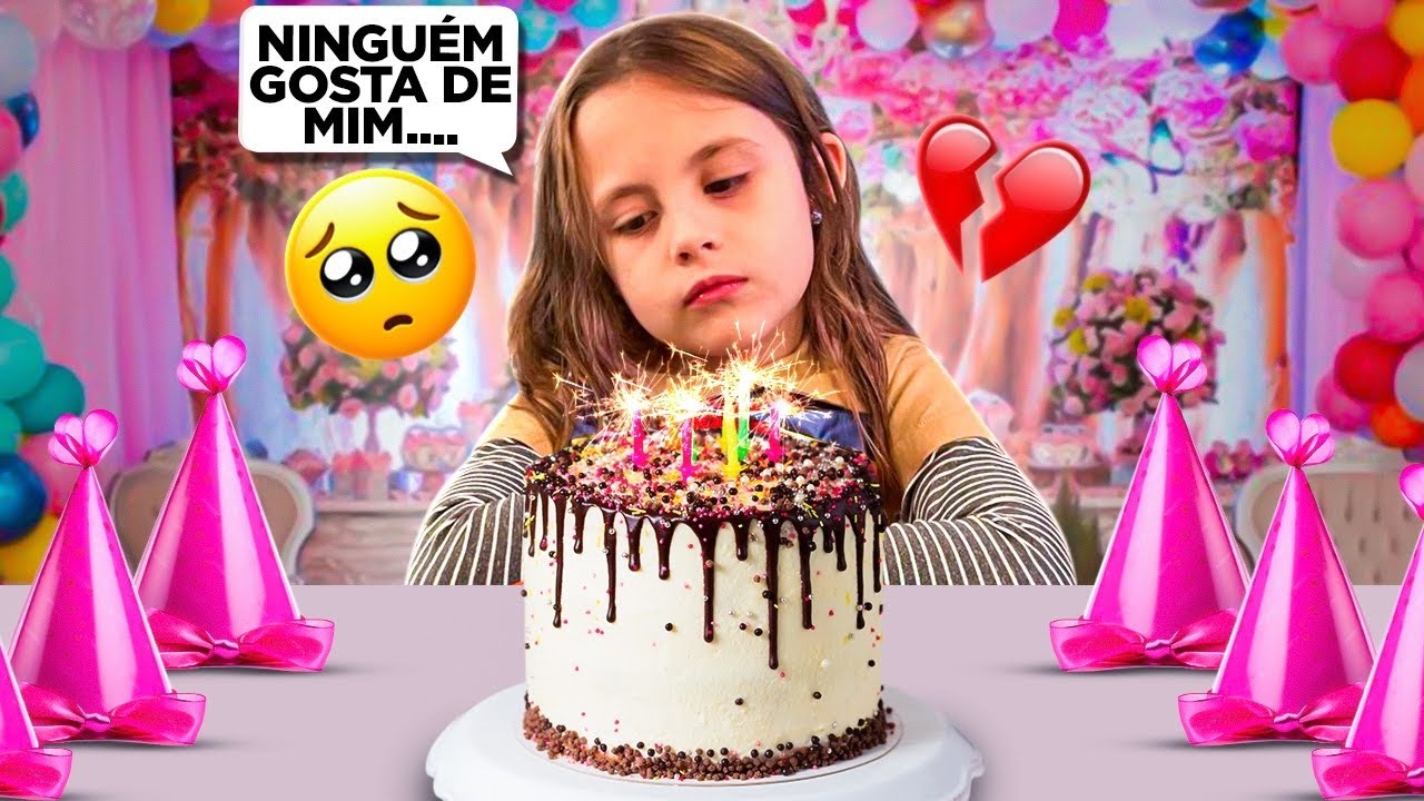 A MINI MEGAN FEZ ANIVERSÁRIO E CONVIDOU TODAS AS MINI VILÃS MAS NENHUMA FOI NA FESTA