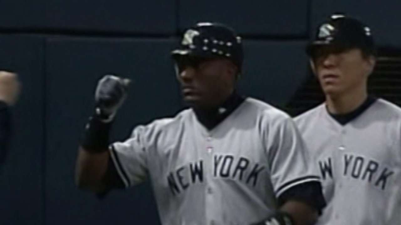 2004 ALDS Gm4: Sierra's three-run homer ties game