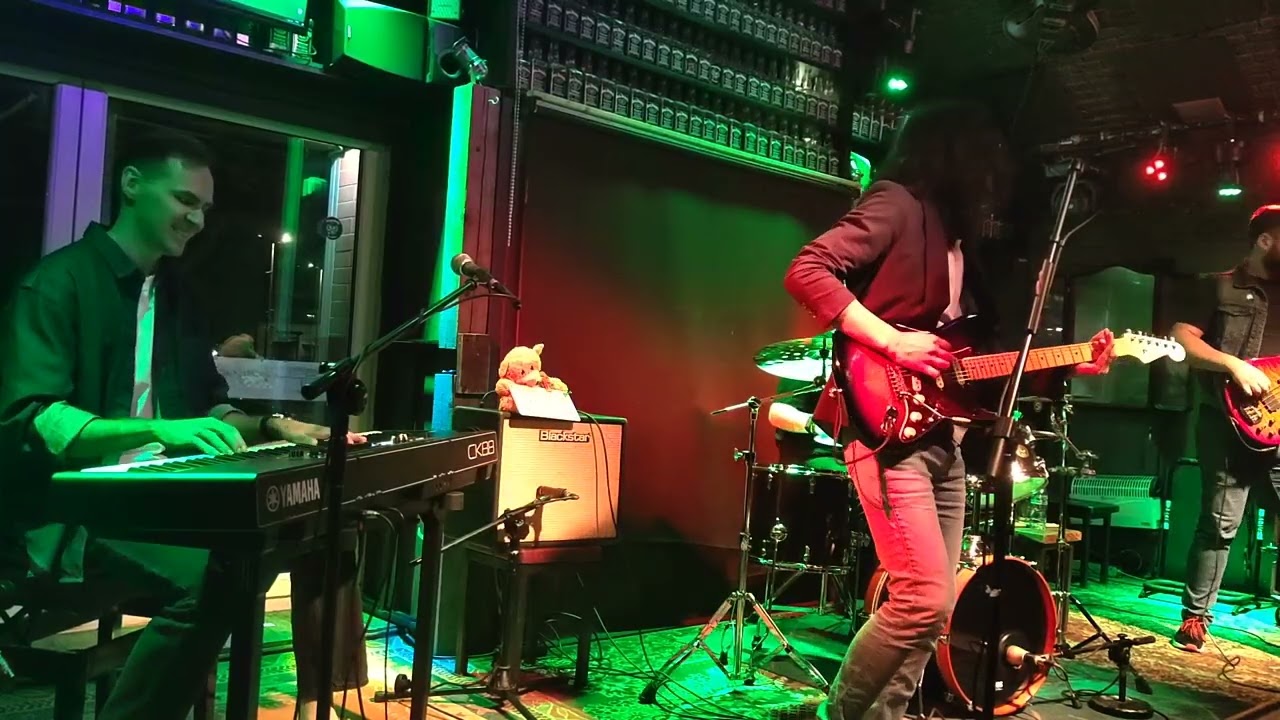 Ice Cream Man – Live Cover in A Pub | Tom Waits