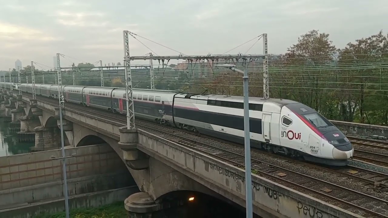 un beau défilé de fret et TGV TER Corail et bien plus encore le 13 octobre 2022 a Lyon