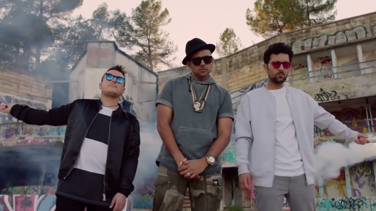 Sak Noel & Savi ft. Sean Paul – Trumpets