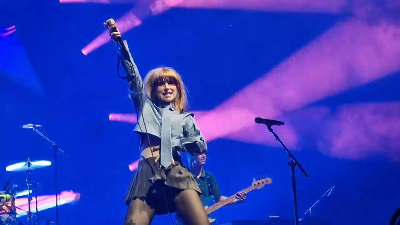 Paramore- Hard Times (Glasgow, 17.04.23)
