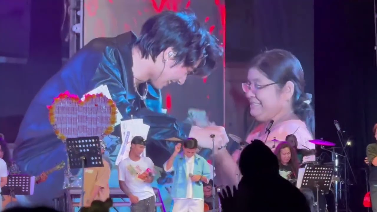 ဒုတိယလူတွေအတွက် သီချင်းတစ်ပုဒ် ဆိုခဲ့တဲ့ အောင်ဇမ္ဗူ#မြို့ဦးစေတီပထမနေ့#အောင်ဇမ္ဗူ#ဇာတ်ပွဲ