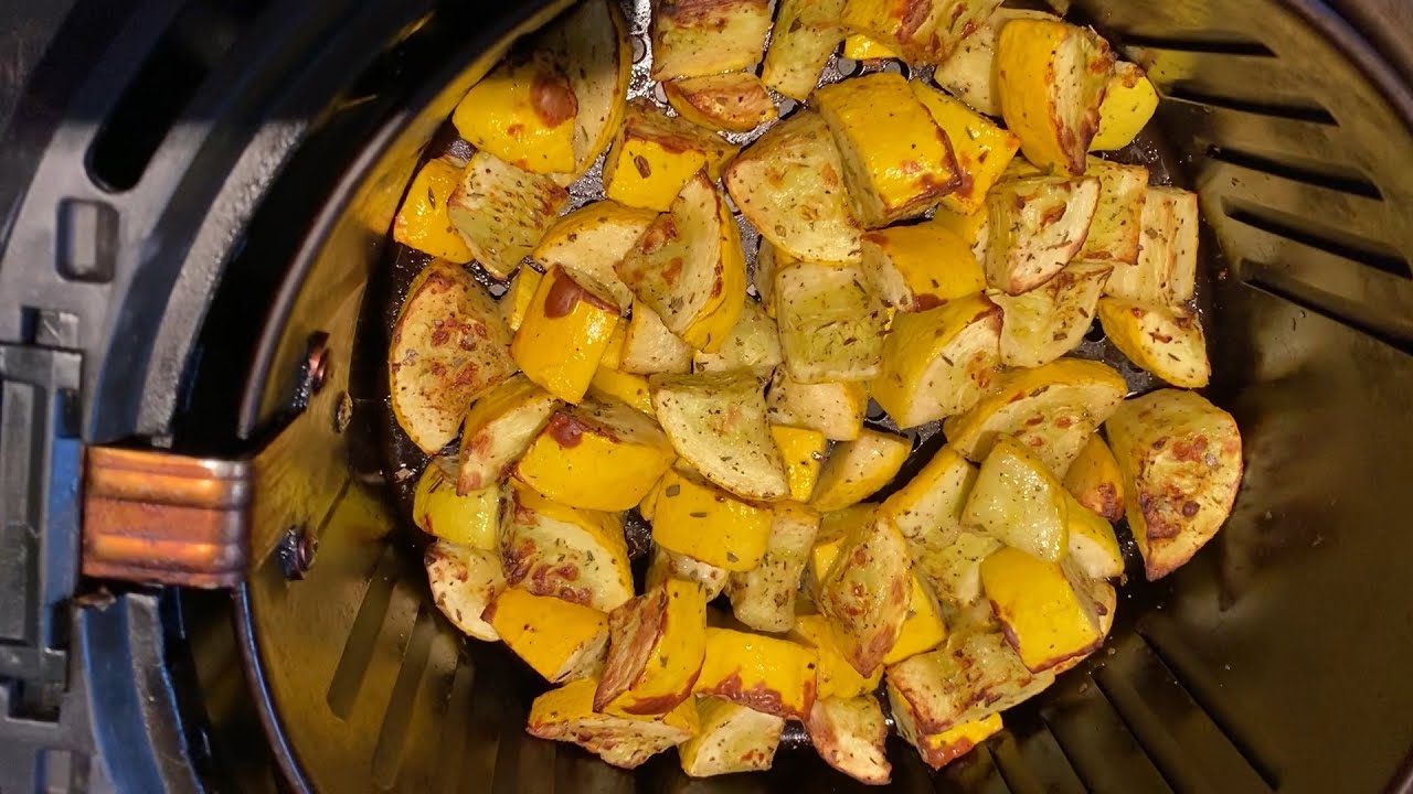Air Fryer Yellow Squash - How To Cook Yellow Summer Squash In The Air Fryer - so healthy & yummy! 😋