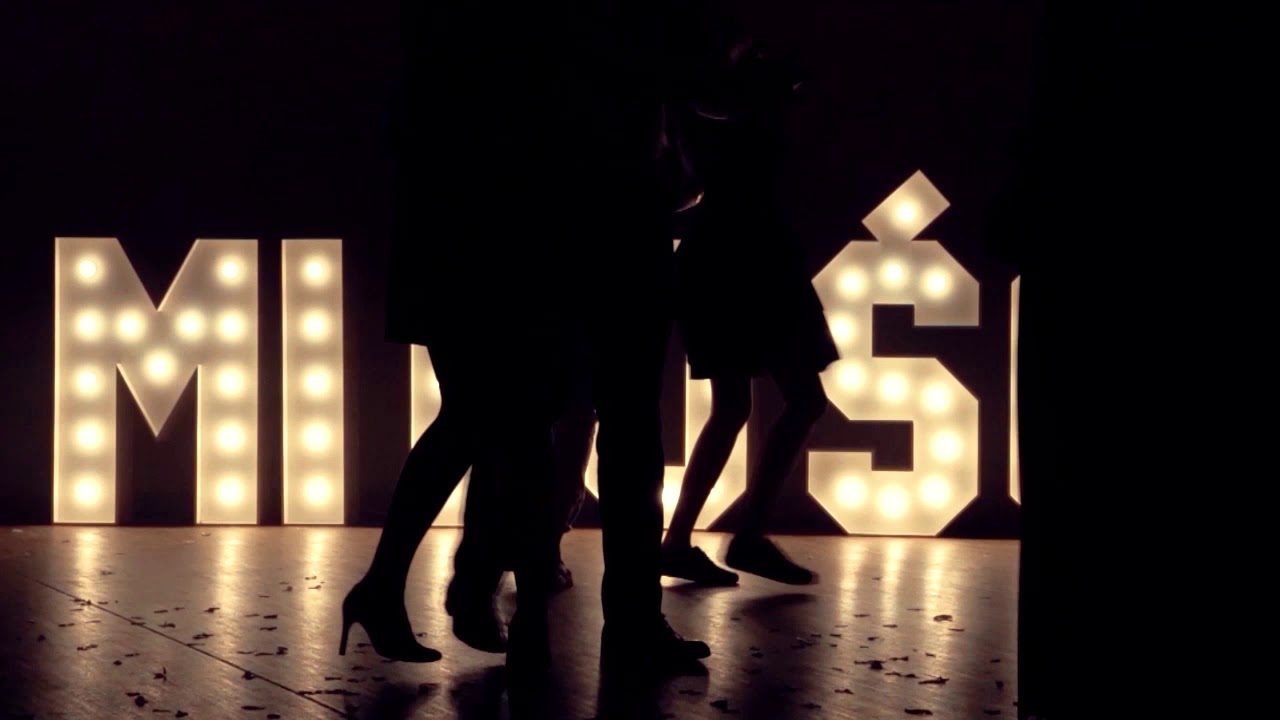 art. 8U∂YŃ  -  L.Cohen "Dance me to the end of love"
