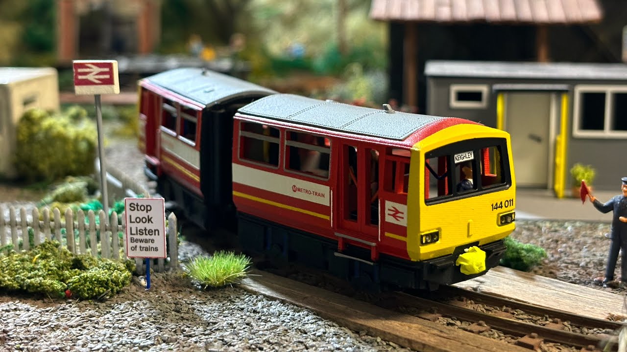 Matthews Modelling- 009 Scale Class 144 Pacer