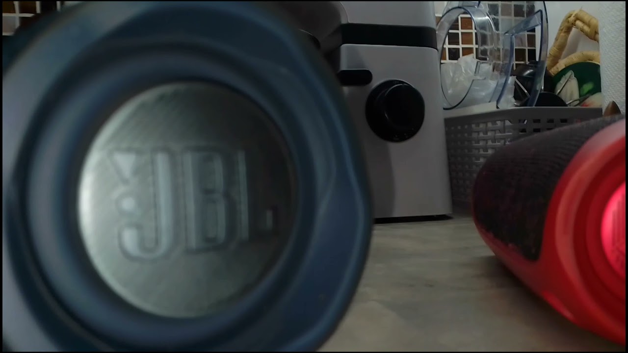 I CONNECTED JBL Charge 4 with JBL Flip 5 PARTYBOOST with CONNECT PLUS