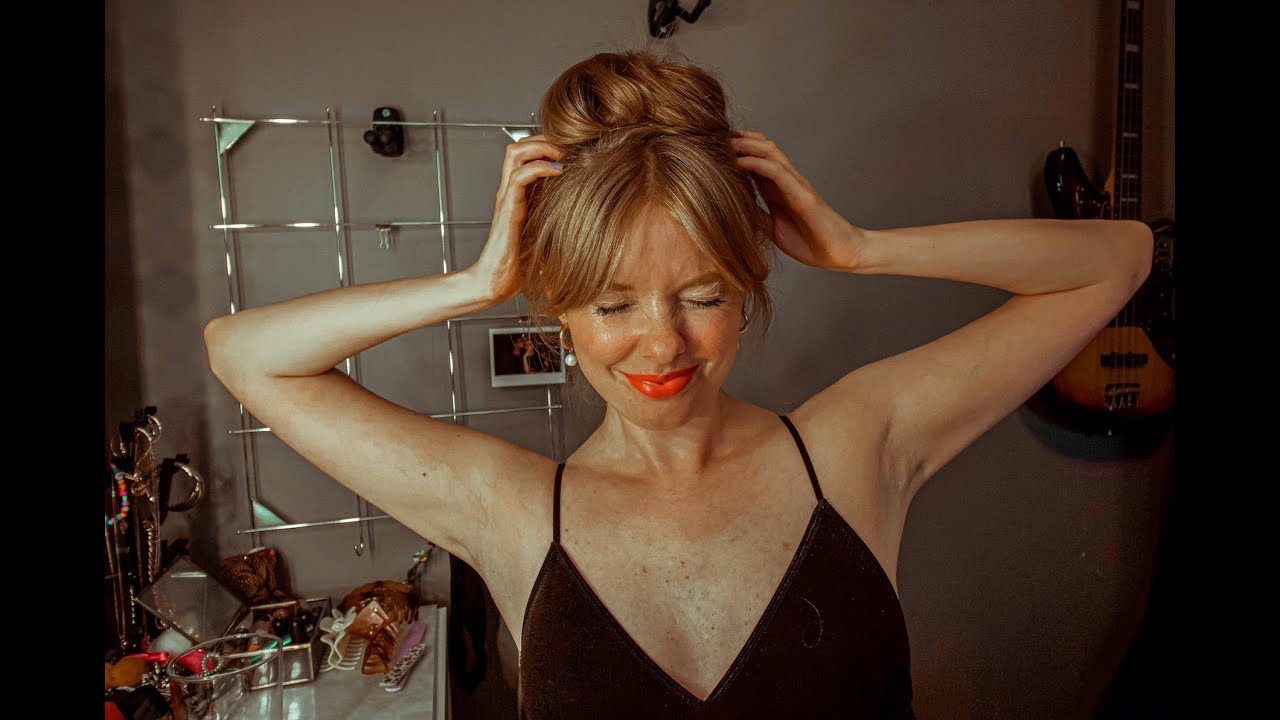Brigitte Bardot Inspired Hairstyle // Messy Bun