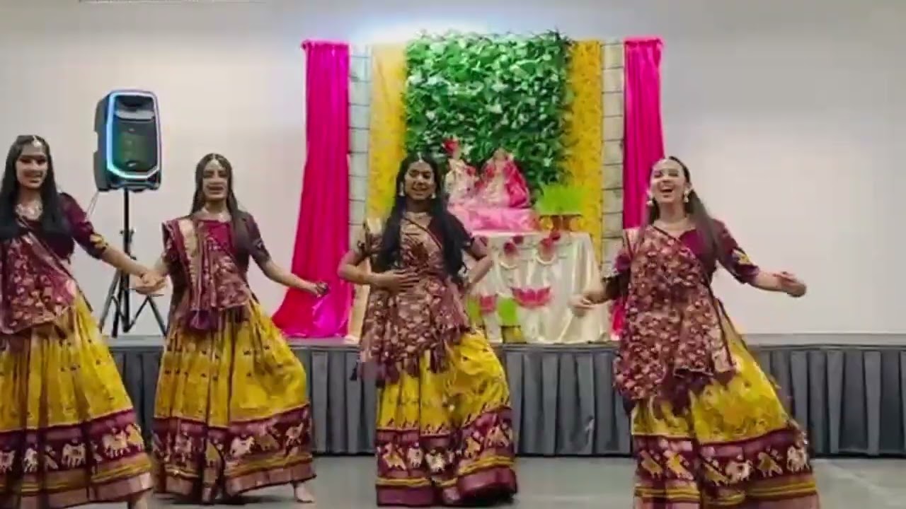 Resham Ka Roomal x Holiya Mein Ude Re Gulal