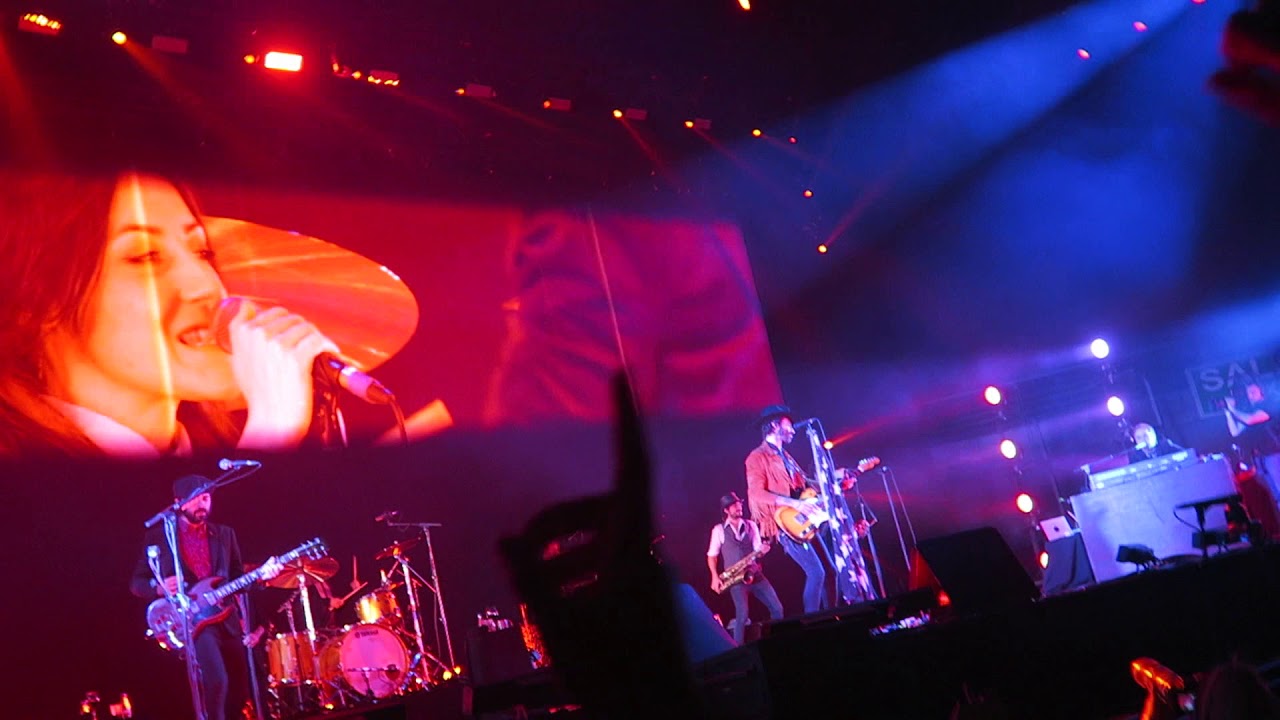 Leiva - La lluvia en los zapatos / Animales - 2019-12-30 Madrid Nuclear