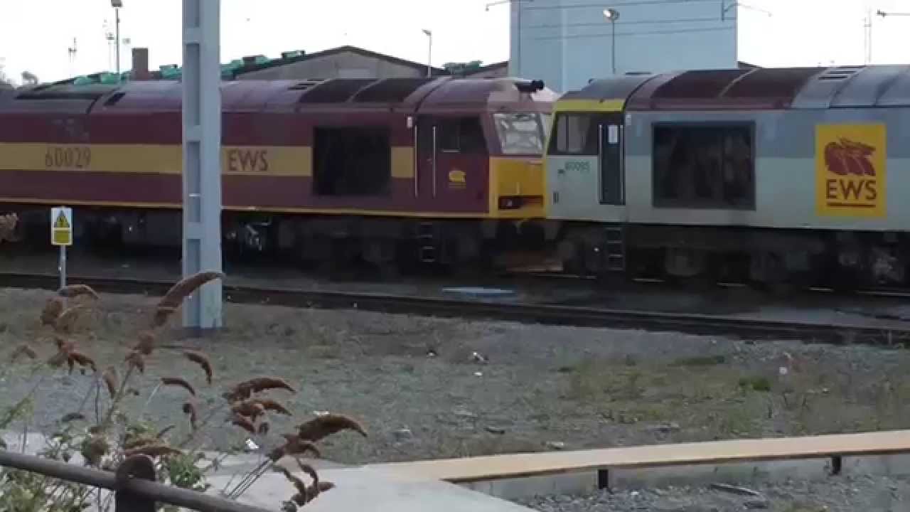 Crewe Station Shunter 08507 pulling 6 Tugs 09/04/2014