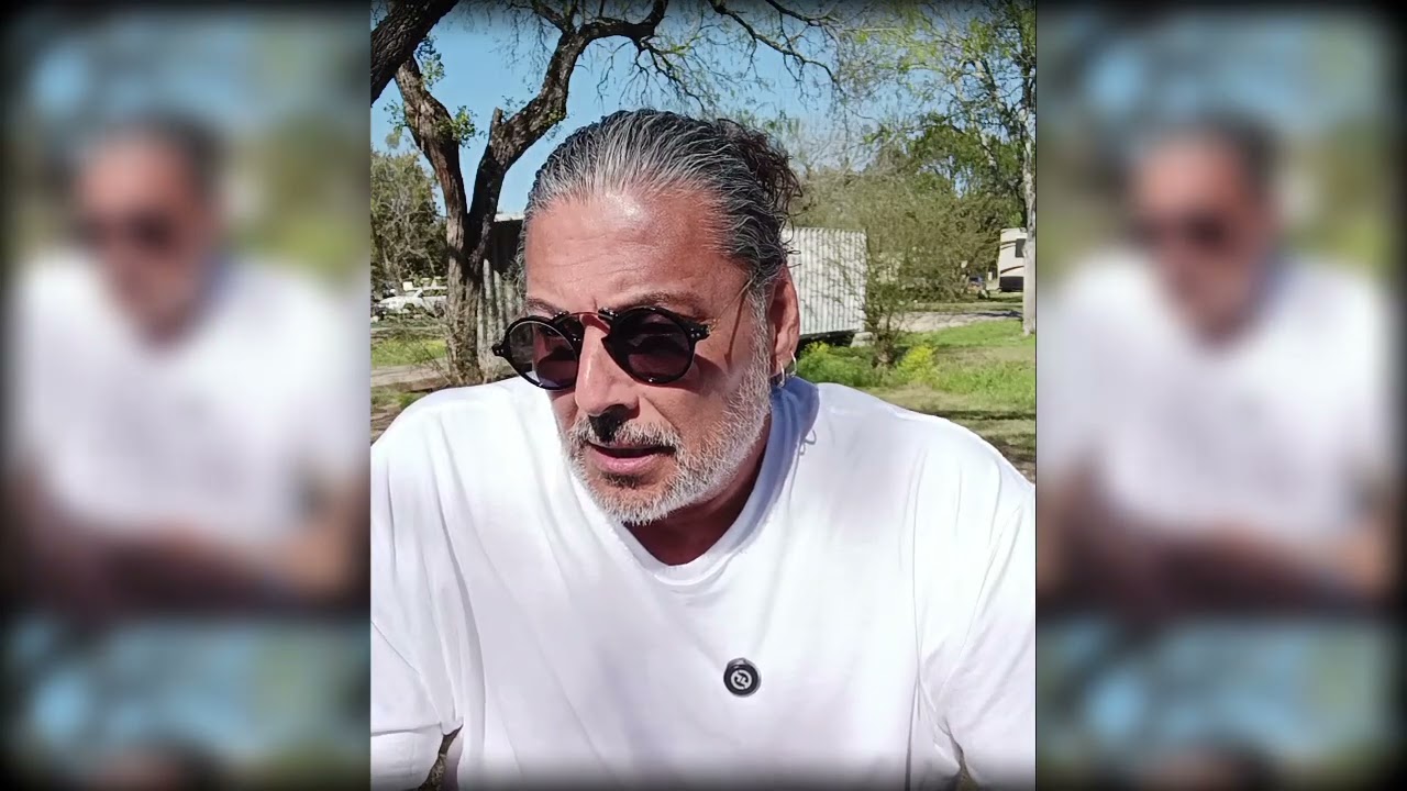 Большинство психотерапевтов — это образованные нарциссы, пособники, которые заставляют вас возвра...