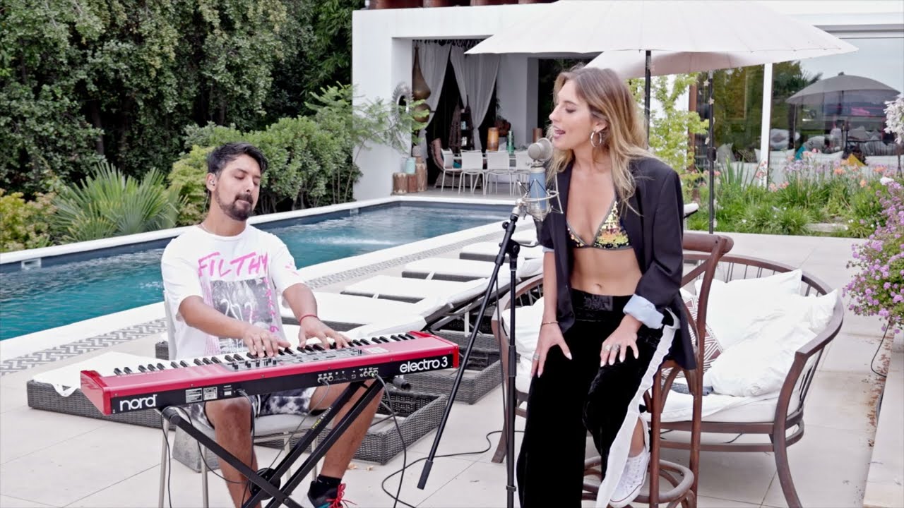COVER LUNA MARINETTI - MI&Eacute;NTEME TINI STOESSEL