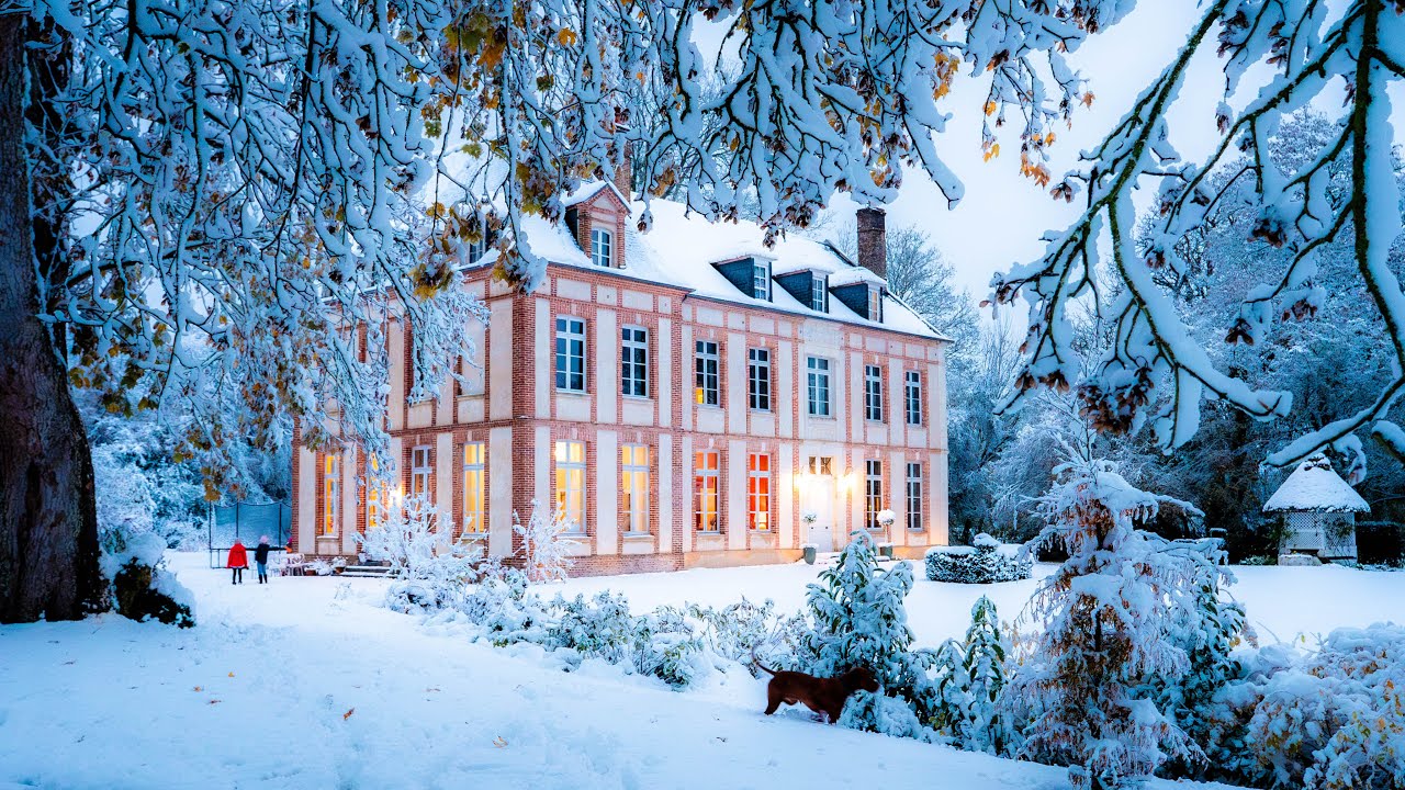 Decorating our French Chateau for Christmas (2025)