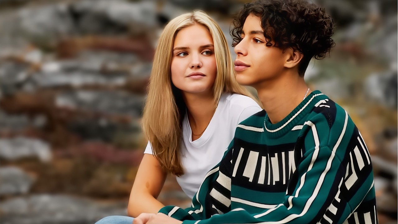 Une &eacute;tudiante universitaire fortun&eacute;e tombe amoureuse d'un voleur pauvre qui &eacute;tudie avec elle
