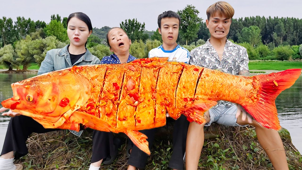 Giant Water Monster Grilling Challenge Super Spicy & Delicious | Tan Grandma Vlog
