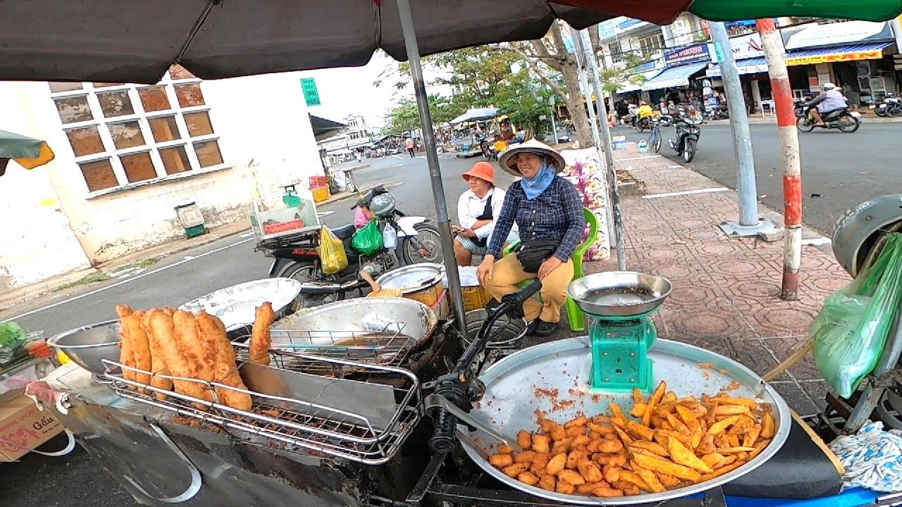 Go Cong, Tien Giang, Vietnam - indoor market & some of my favorite deep-fried bananas.