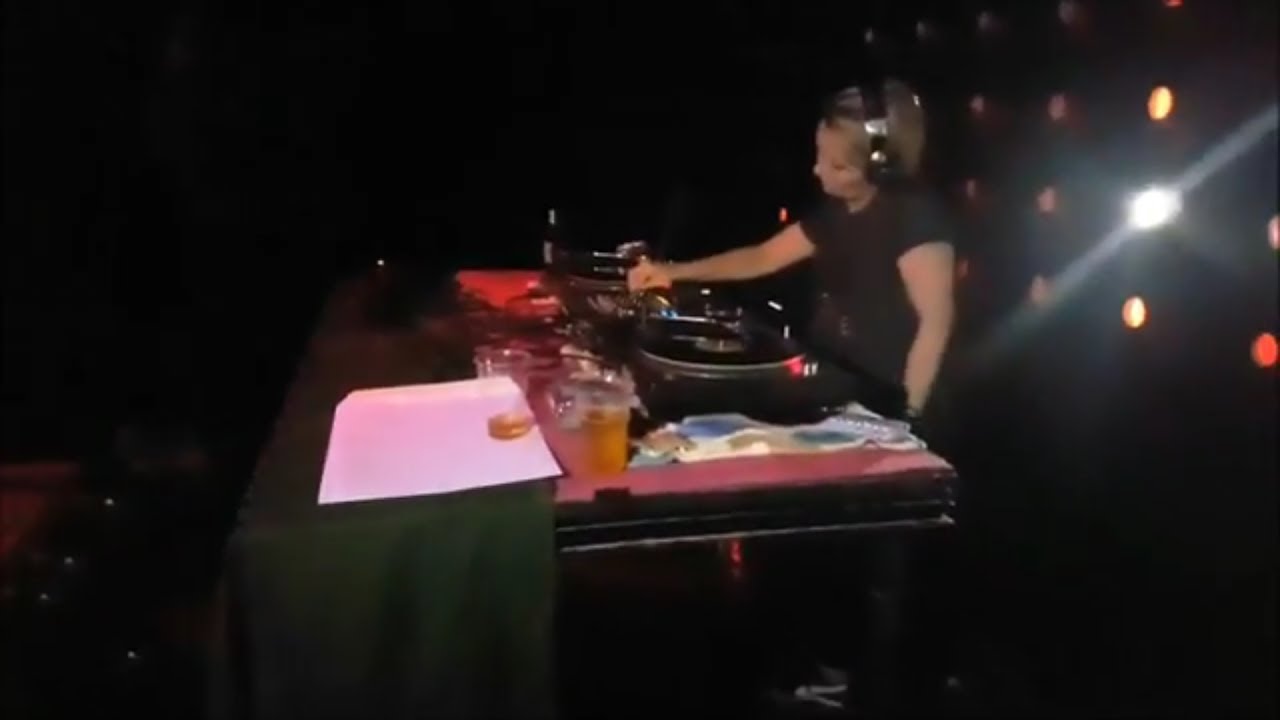Carla Roca - Summer Techno Vibez 4 @ Metronom