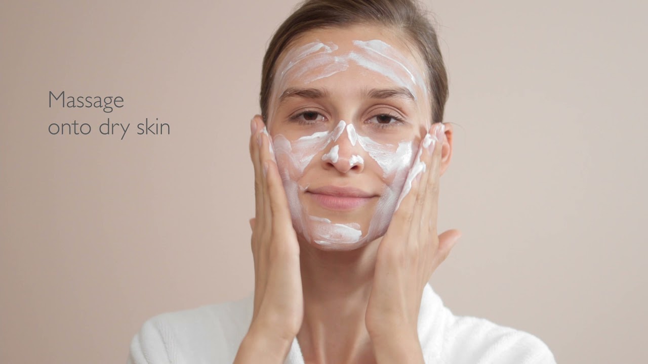Omorovicza Queen Cleanser how to