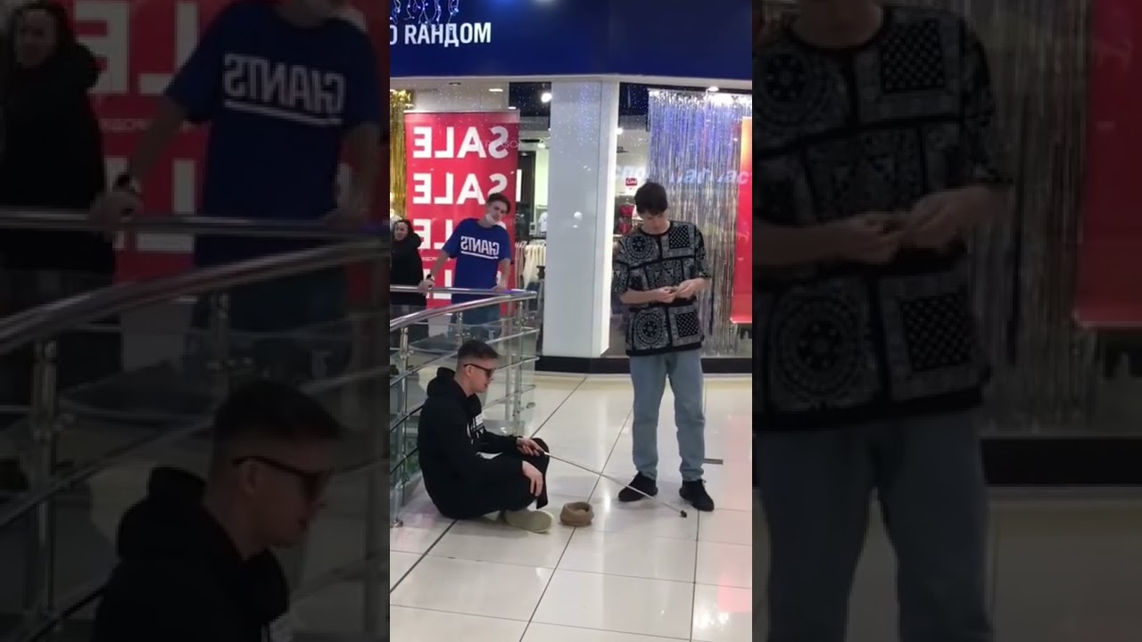 Притворился бедным и слепым/Pretended to be poor and blind