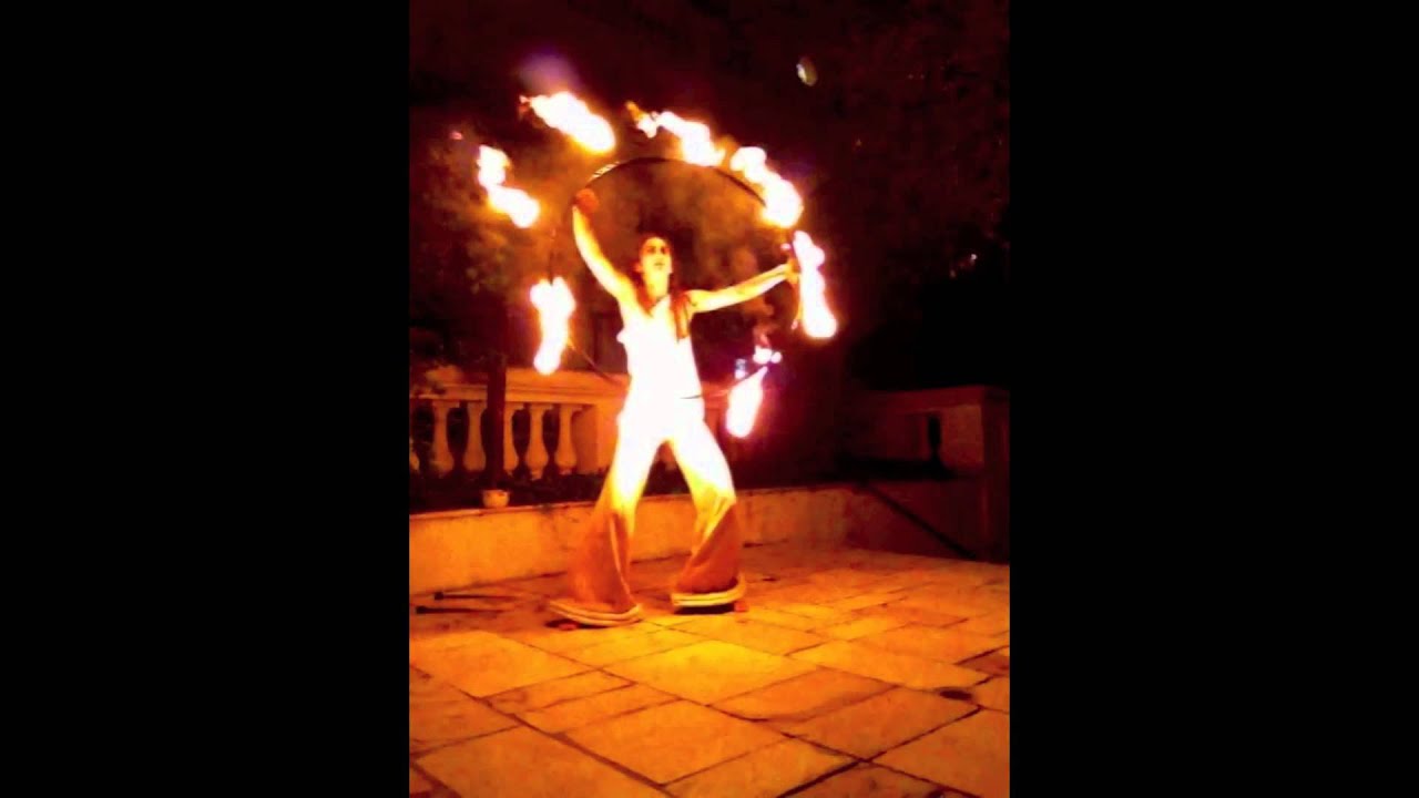 ba.mbolê - mesmos instrumentos, outra proposta - bambolê de fogo e pirofagia (fire hoop)