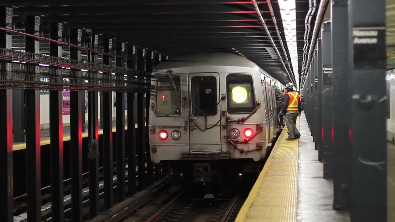 IND Crosstown Local: Kensington-Church Avenue bound R-46 and R-68 G trains @ Nassau Avenue!