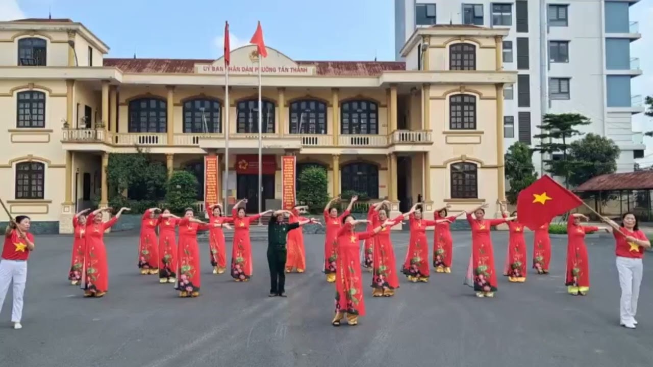 ĐÁT NƯỚC TRỌN NIỀM VUI- CLB DÂN VŨ TÂN THÀNH