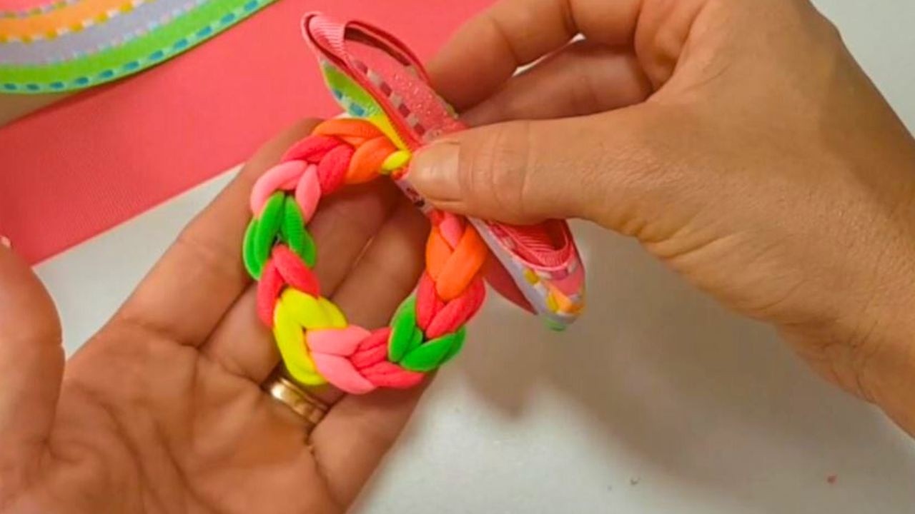Aprenda a fazer scrunchie fácil - Passo a Passo