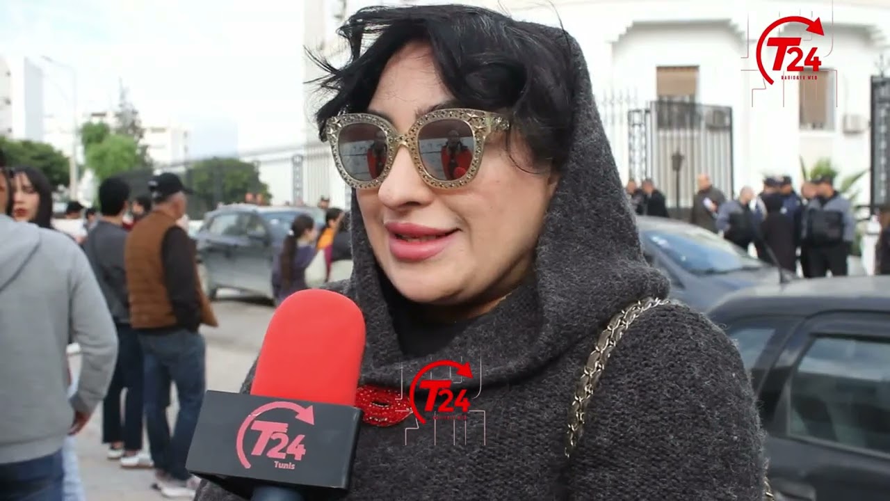 أمام المحكمة باريانة:إحنا صوت كل أم وصوت كل طفل,الفضيحة مش في الكلام,الفضيحة في السكات