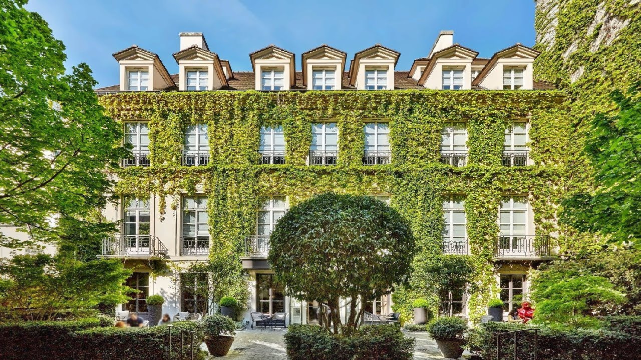 Le Pavillon de la Reine Hotel Paris France