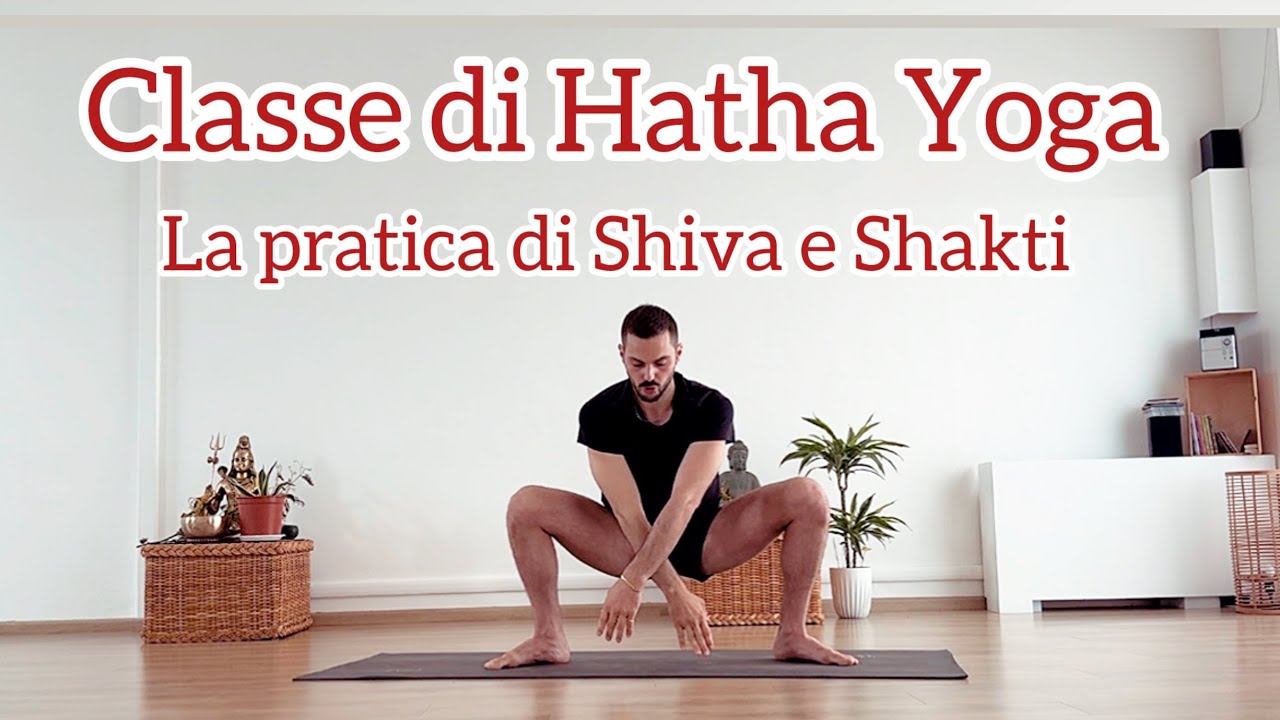 Classe di Hatha Yoga - embodied movement Yoga - la posizione della Goddess con Federico Blardone