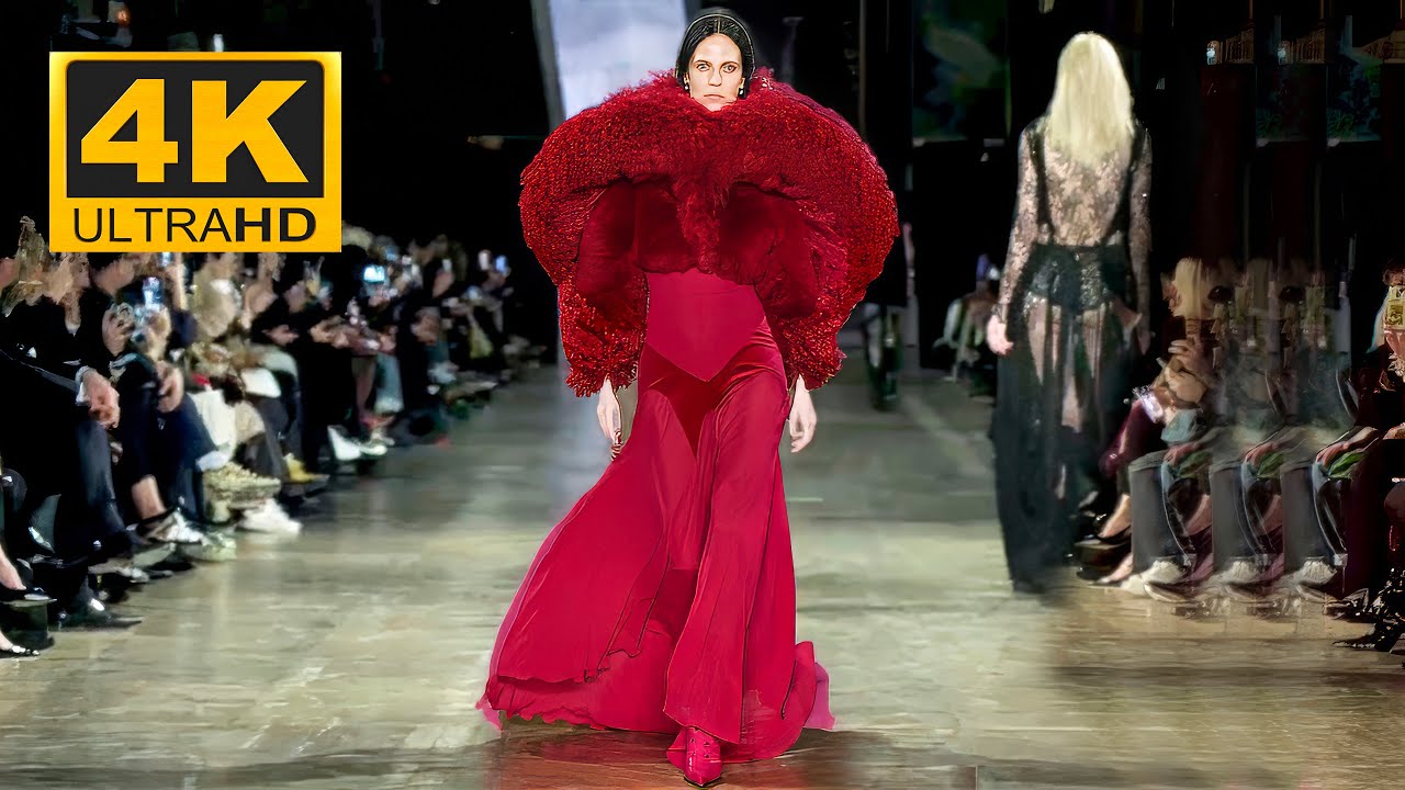 McQueen | Fall/Winter 2025/26 | Paris Fashion Week - 4K