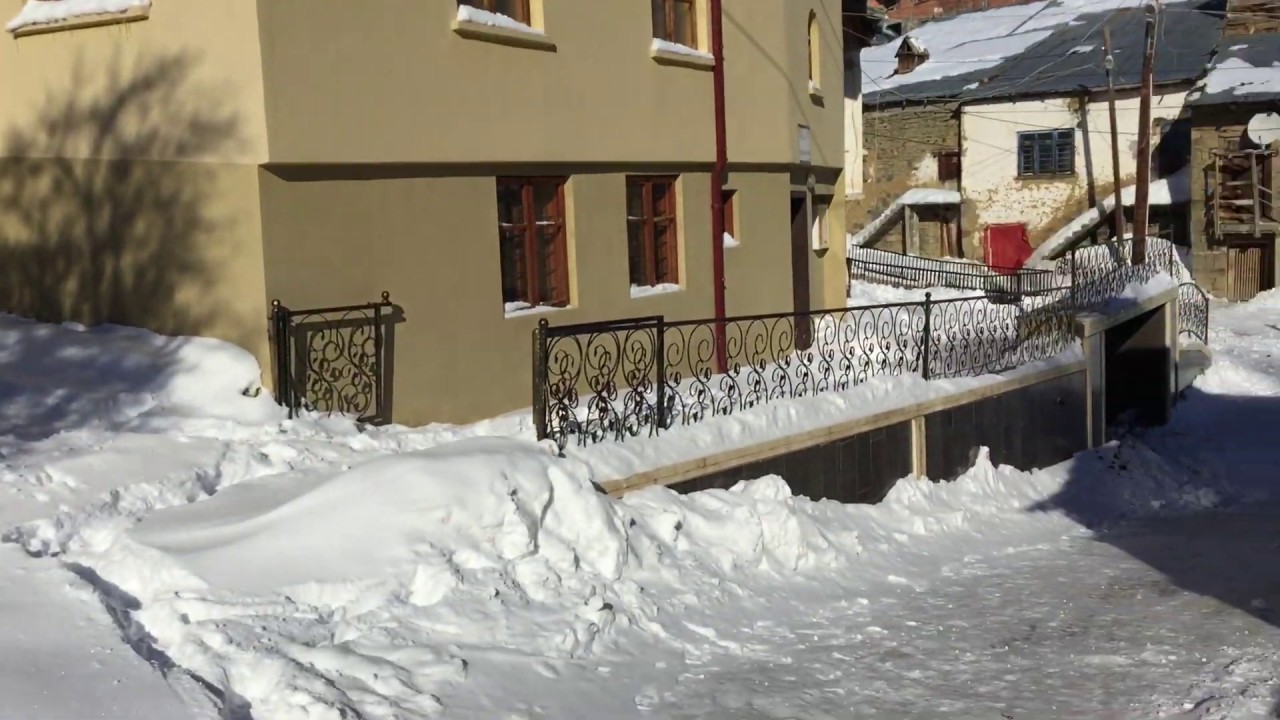 Bayburt Sırataşlar köyünde  (aşağı Çençül) bir kış günü