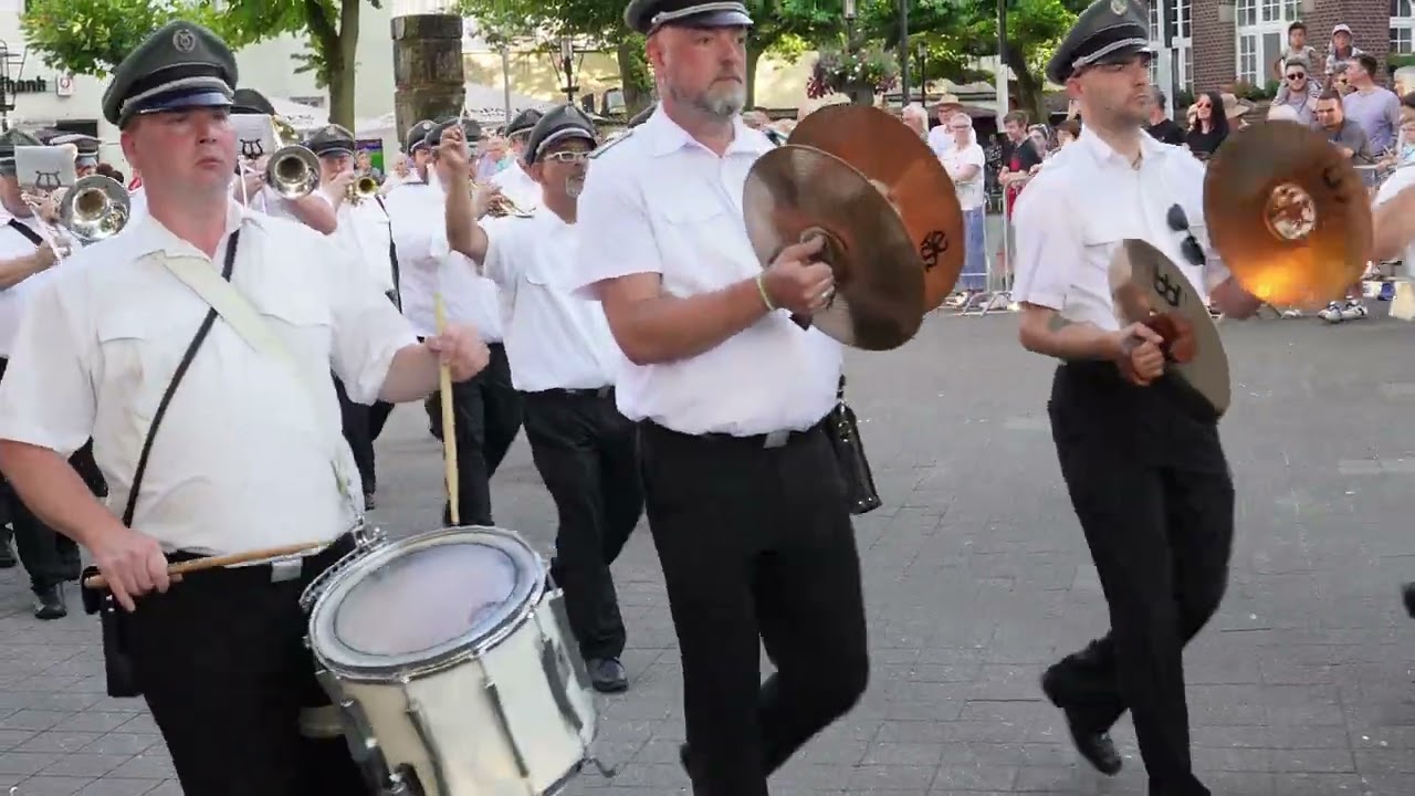 Schützenfest Dormagen 2024 - Parade am Dienstag