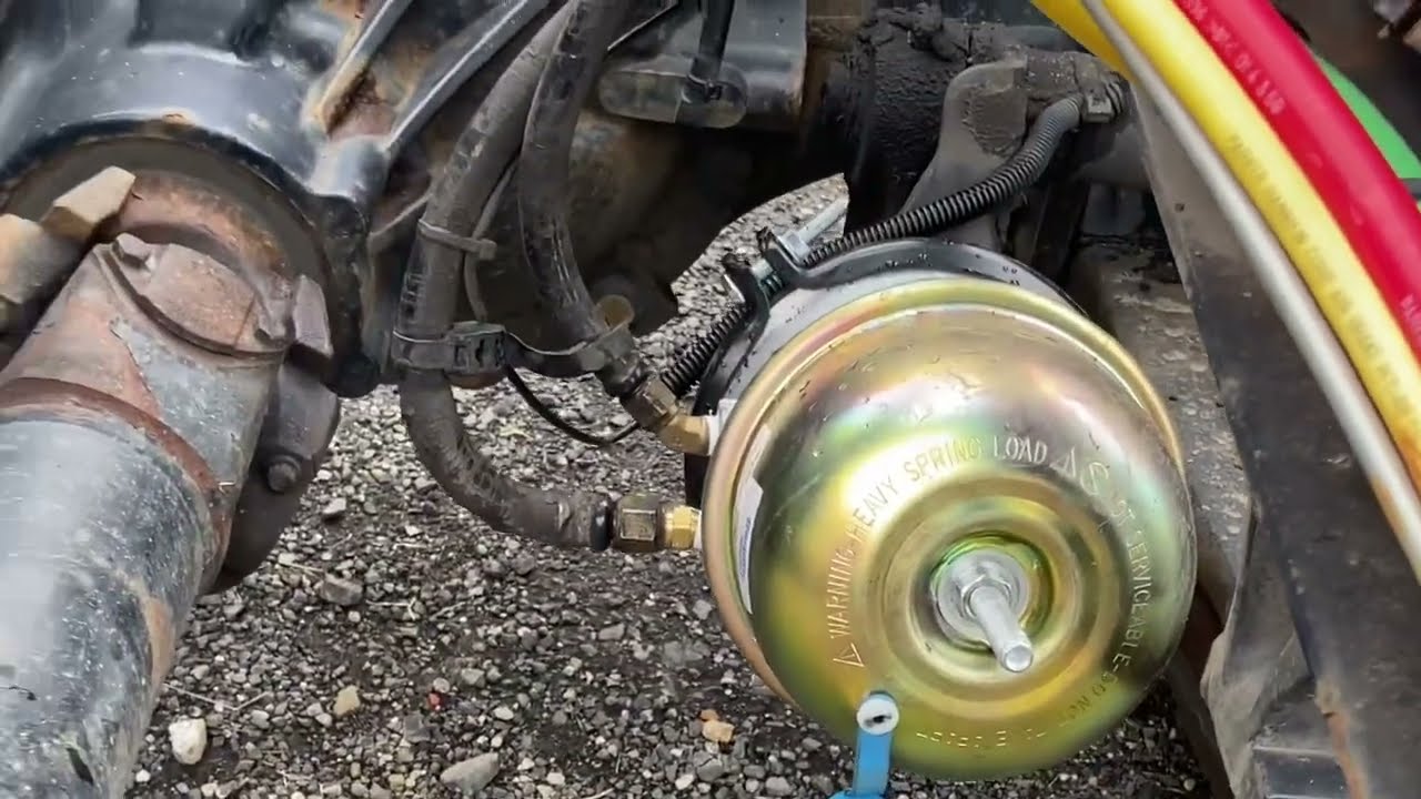 Как починить застрявшие или заблокированные тормоза грузовика