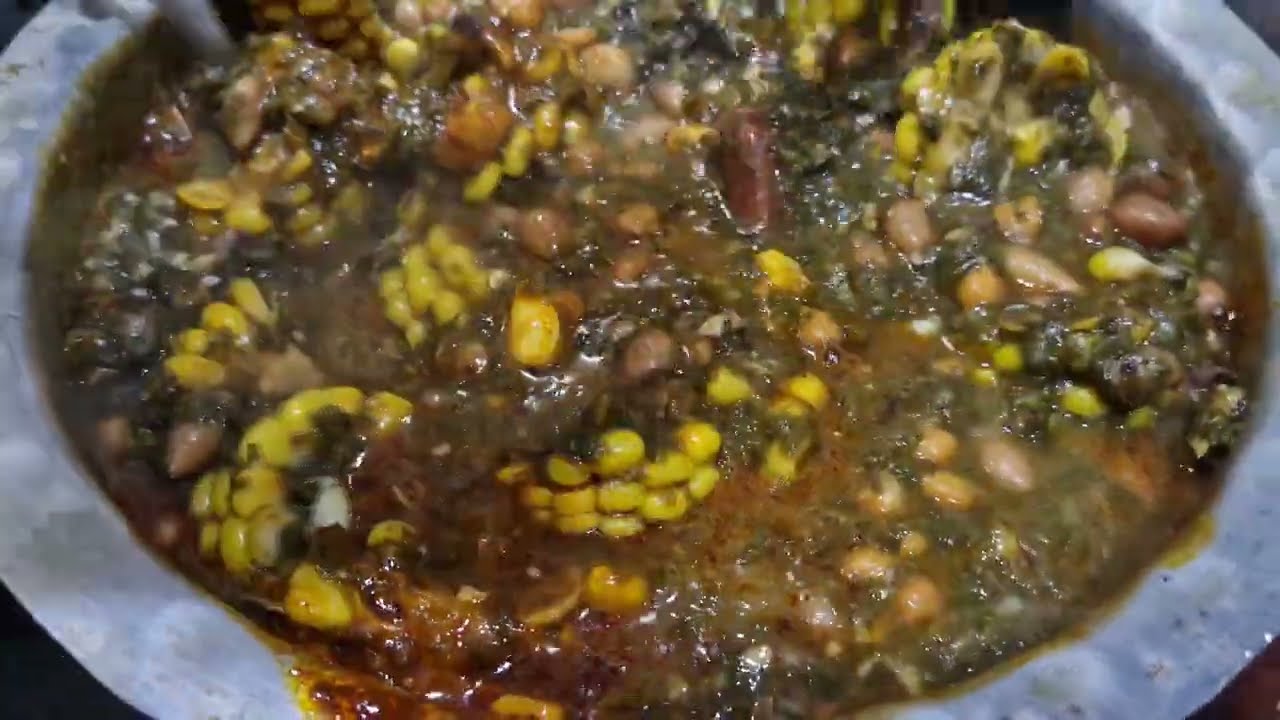 Easy Malavani Alucha Fatfata | Aluchi Bhaji Recipe | अळूचं फतफतं | Maharashtrian Recipe | Village