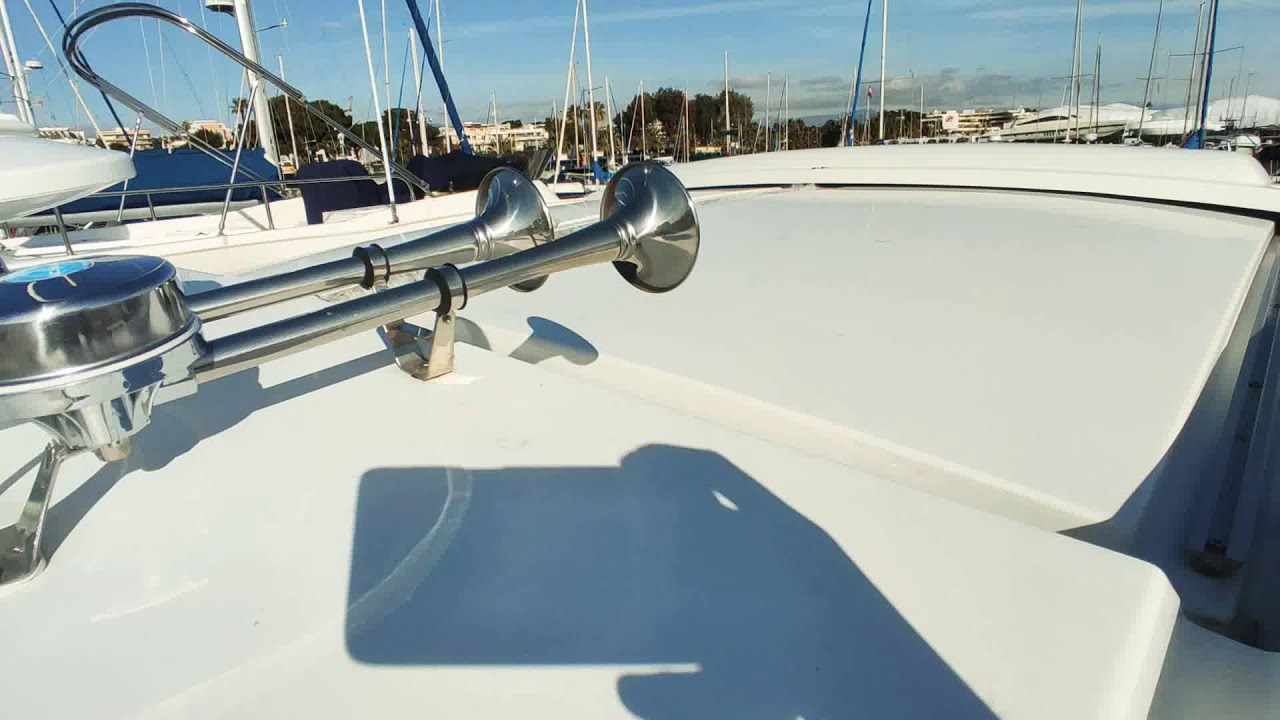 Beneteau GT 38 de 2014 a vendre chez DUTRONCYACHTING