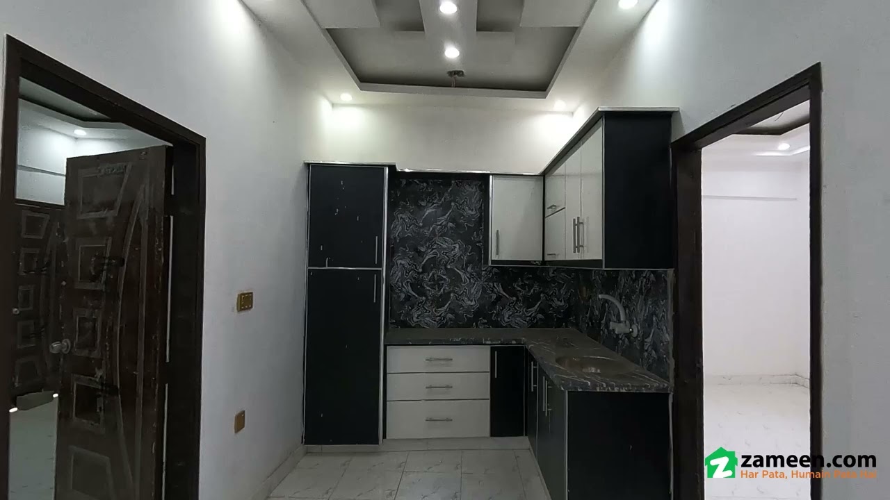 106 SQYD FLAT FOR SALE IN AKHTAR COLONY JAMSHED TOWN KARACHI
