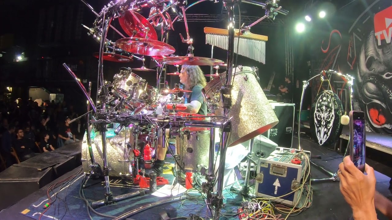 Aquiles Priester Drum Show - ABBA Medley feat. Nina Guimarães e Dodo Máximo em BH, 13/06/2023