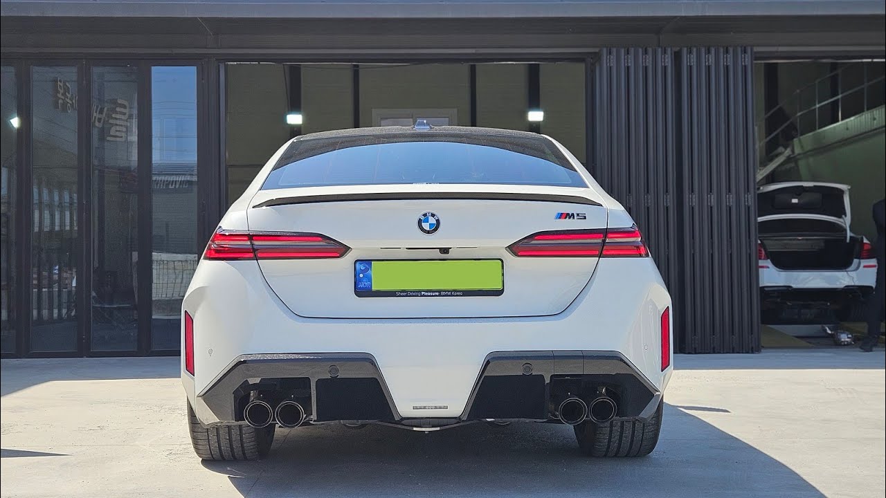BMW G90 M5 (2025) EXHAUST 머플러 튜닝 중통 사운드 증폭 배기음[아이비웍스]